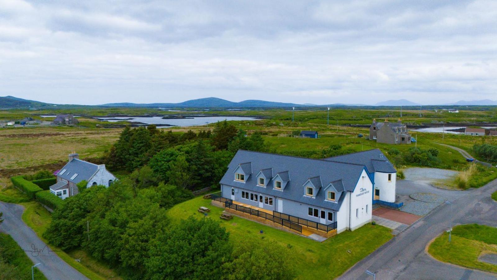 Hamersay Hotel Lochmaddy Exterior foto